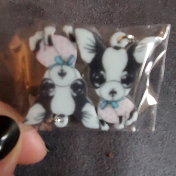 Dog Earrings unopened - Picture 2 of 4